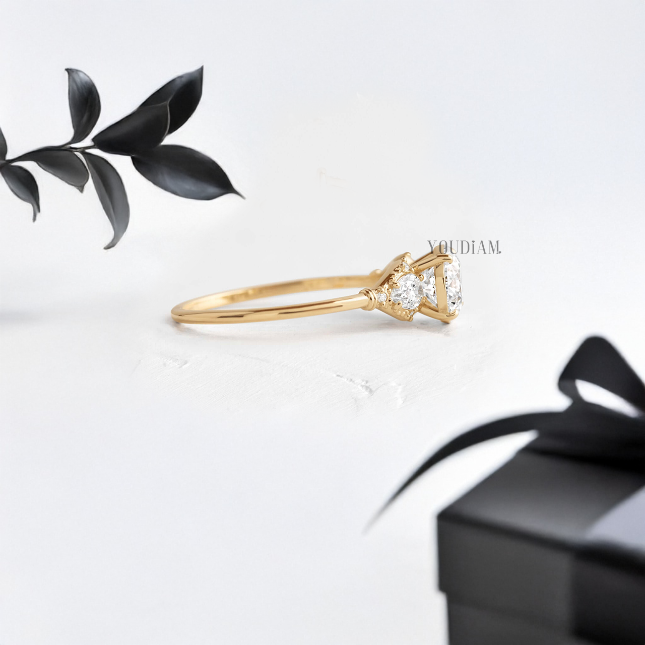 Round Lab Diamond and Two Side Pear Diamonds Ring - YDJLR58