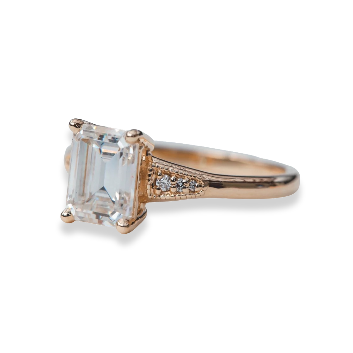 Antique Inspired Emerald Diamond Ring for your engagement or wedding