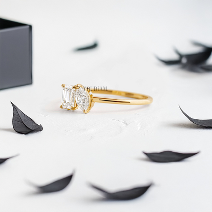 Toi Et Moi with Emerald and Marquise Diamonds Ring - YDJLR64