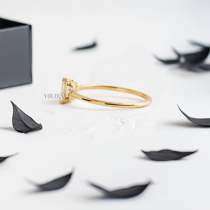 Toi Et Moi with Emerald and Marquise Diamonds Ring - YDJLR64