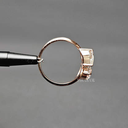 Toi Et Moi with Pear and Pear Lab Diamonds in East-West Bypass Setting - EUDJLR64