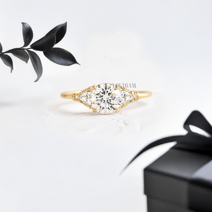 Round Lab Diamond and Two Side Pear Diamonds Ring - YDJLR58