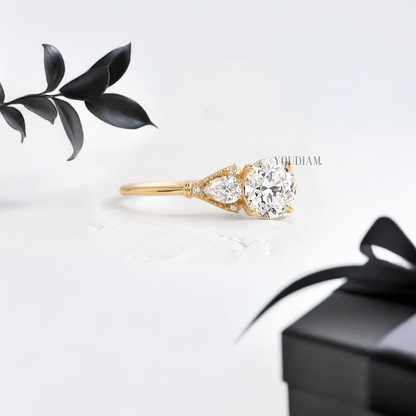 Round Lab Diamond and Two Side Pear Diamonds Ring - YDJLR58