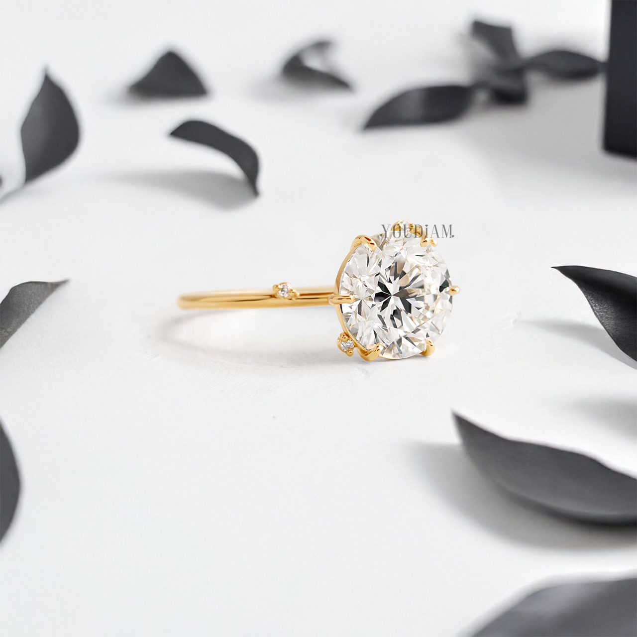 Round Lab Diamond with Scattered Accent Diamonds Ring - YDJLR31