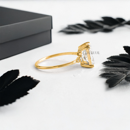 Radiant Lab Diamond with Double-Prongs and Side Diamonds Ring - YDJLR07