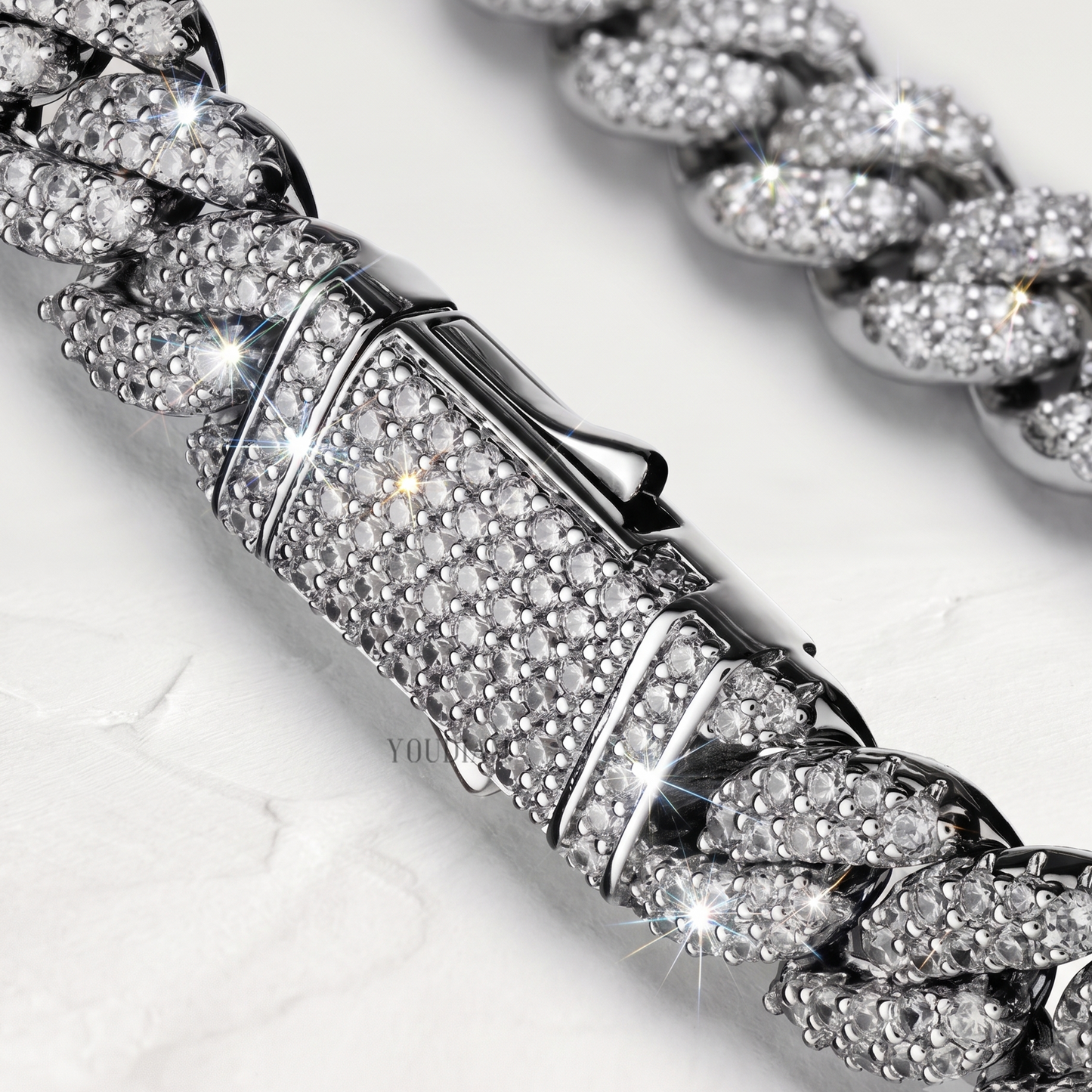 20 Karat Tenniskette mit abgestuften Diamanten aus 14 Karat Weißgold - UDJNL05
