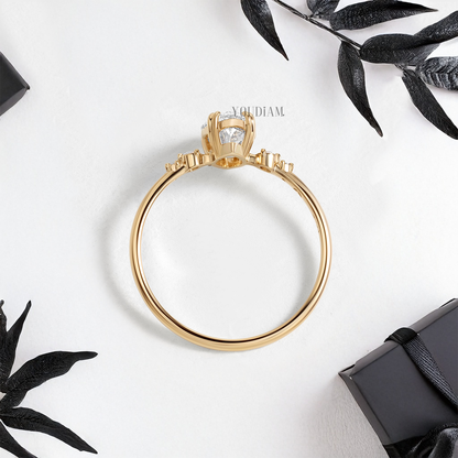 Round Lab Diamond with Side Diamonds Ring - YDJLR102