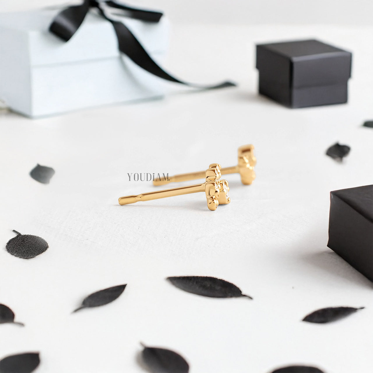 Tiny Cluster Studs - YDJLE39